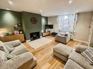Lounge- click for photo gallery